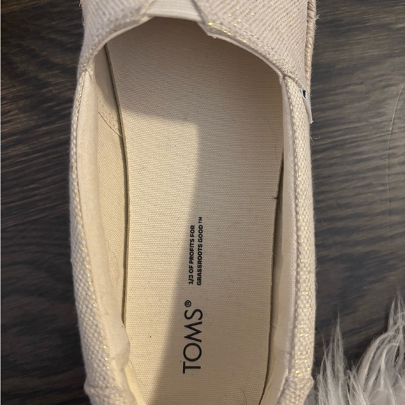 TOMS Women's Beige Espadrille Flats - Picture 6 of 7